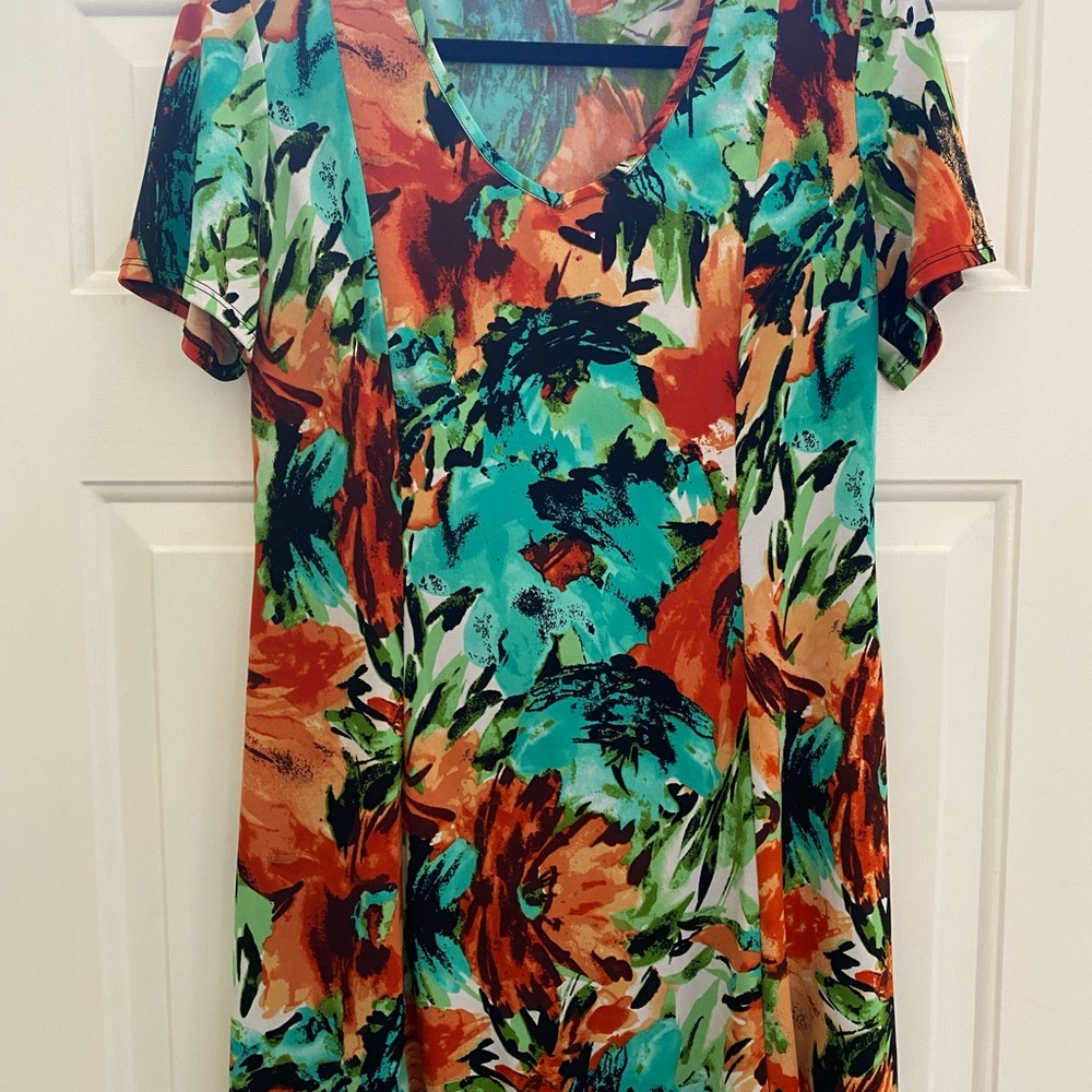 💖3/$15💖 Vibrant Multicolor Women's Top